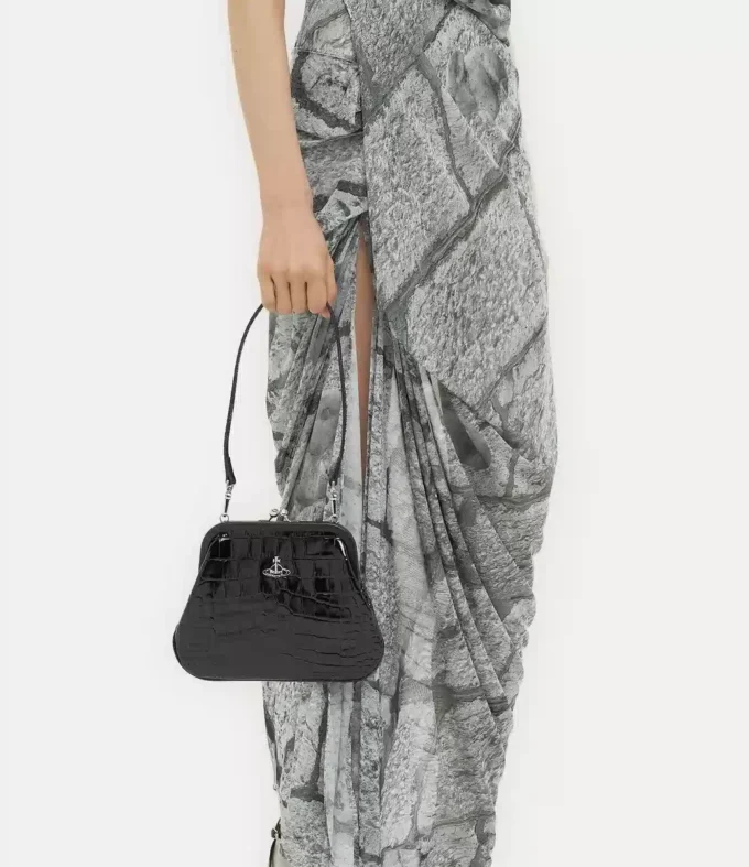 Vivienne’s Clutch